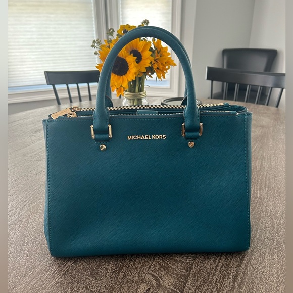 Michael Kors leather bag - Picture 3 of 10